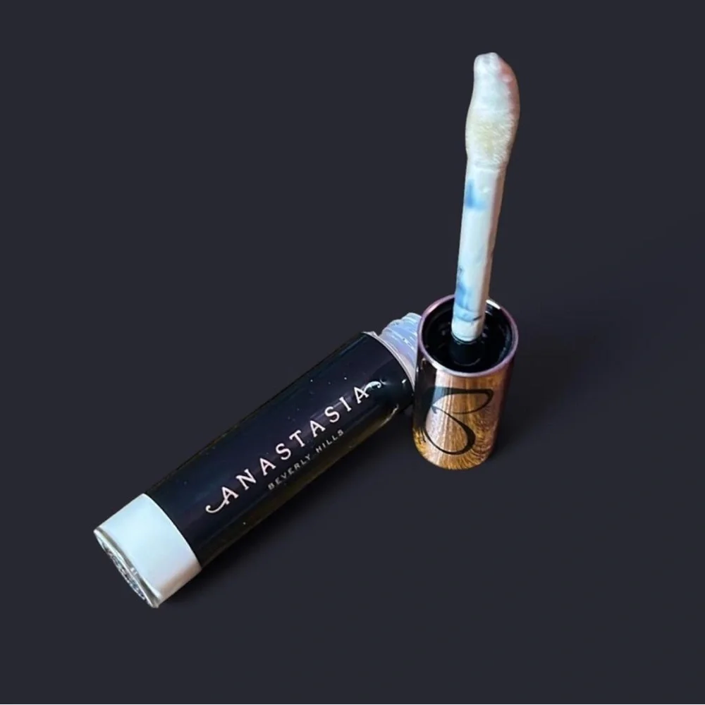 Anastasia Beverly Hills Cream Concealer Wand